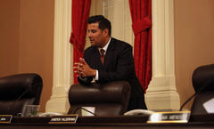 California Lawmaker Proposes Healthcare for Illegal Immigrants